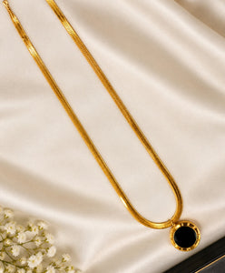Elegant Gold Necklace